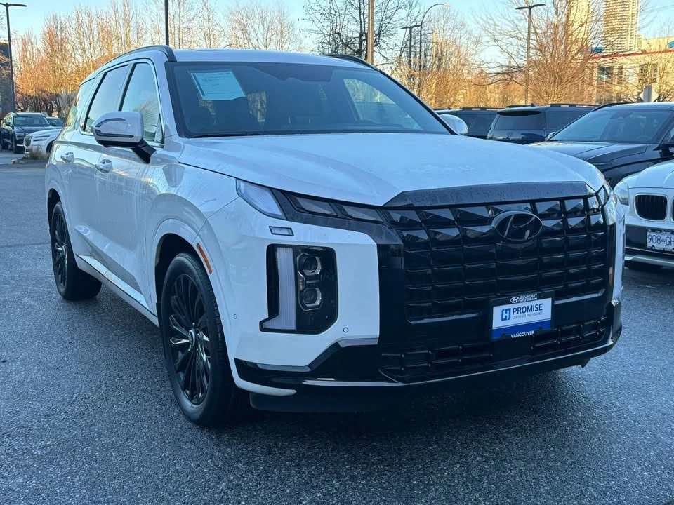 2025 Hyundai Palisade - Image 2 of 19