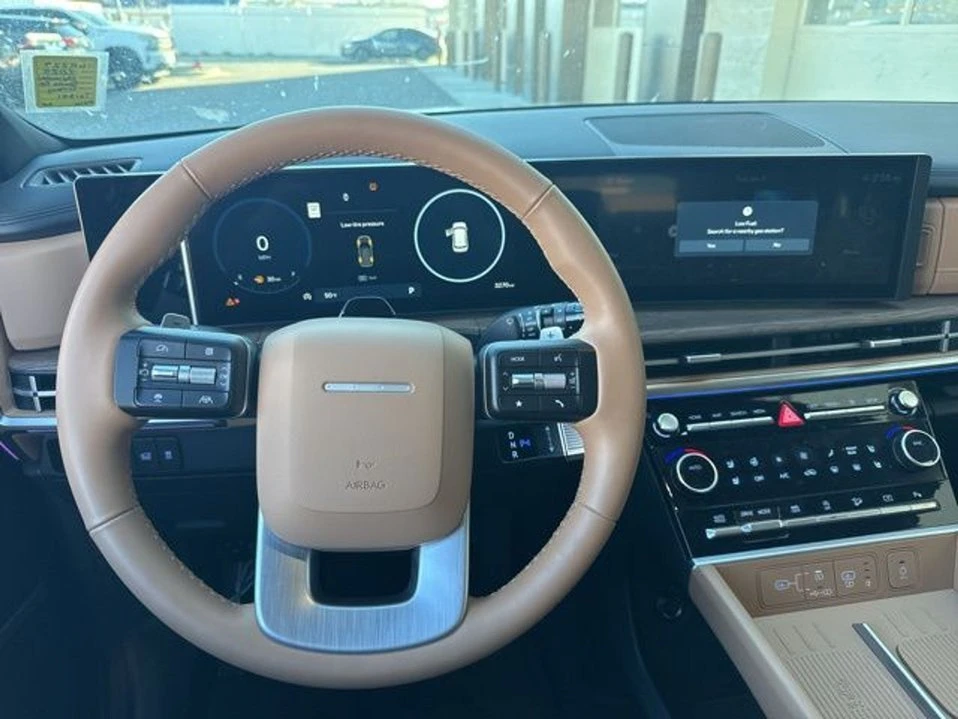 2025 Hyundai Santa Fe - Image 12 of 20