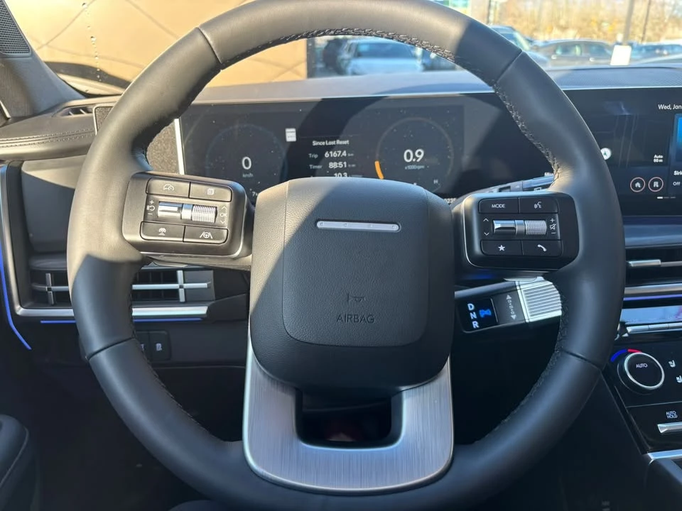 2025 Hyundai Santa Fe - Image 17 of 19