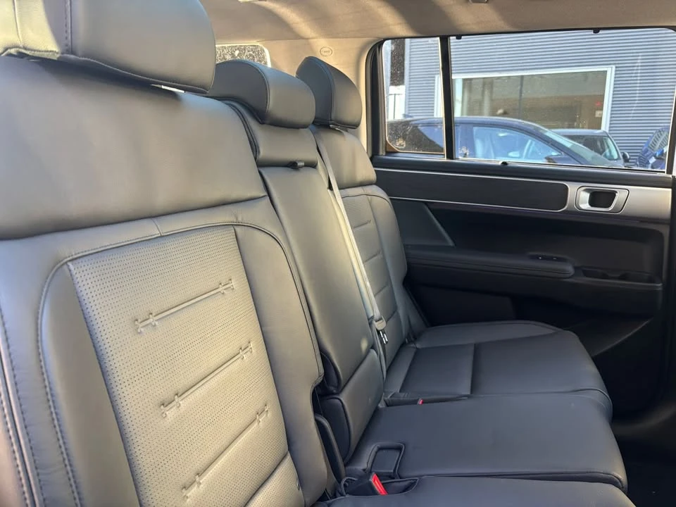 2025 Hyundai Santa Fe - Image 13 of 19