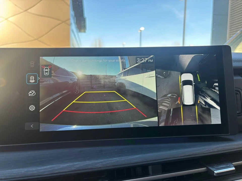 2025 Hyundai Santa Fe - Image 9 of 19