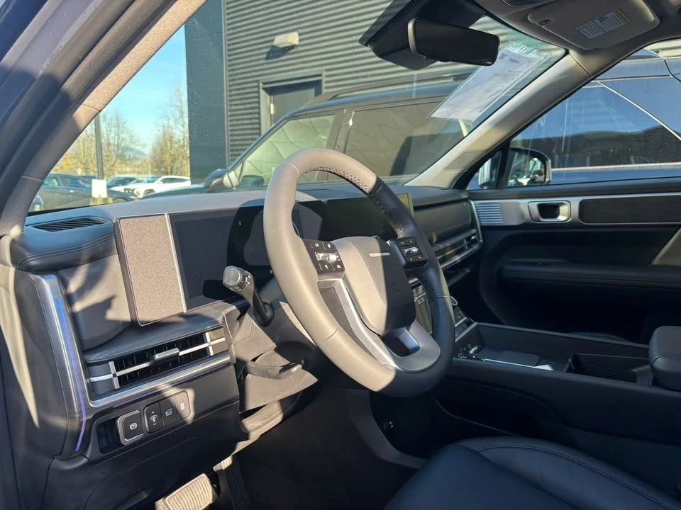 2025 Hyundai Santa Fe - Image 18 of 19