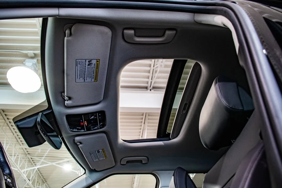 2025 Hyundai Santa Fe - Image 3 of 19