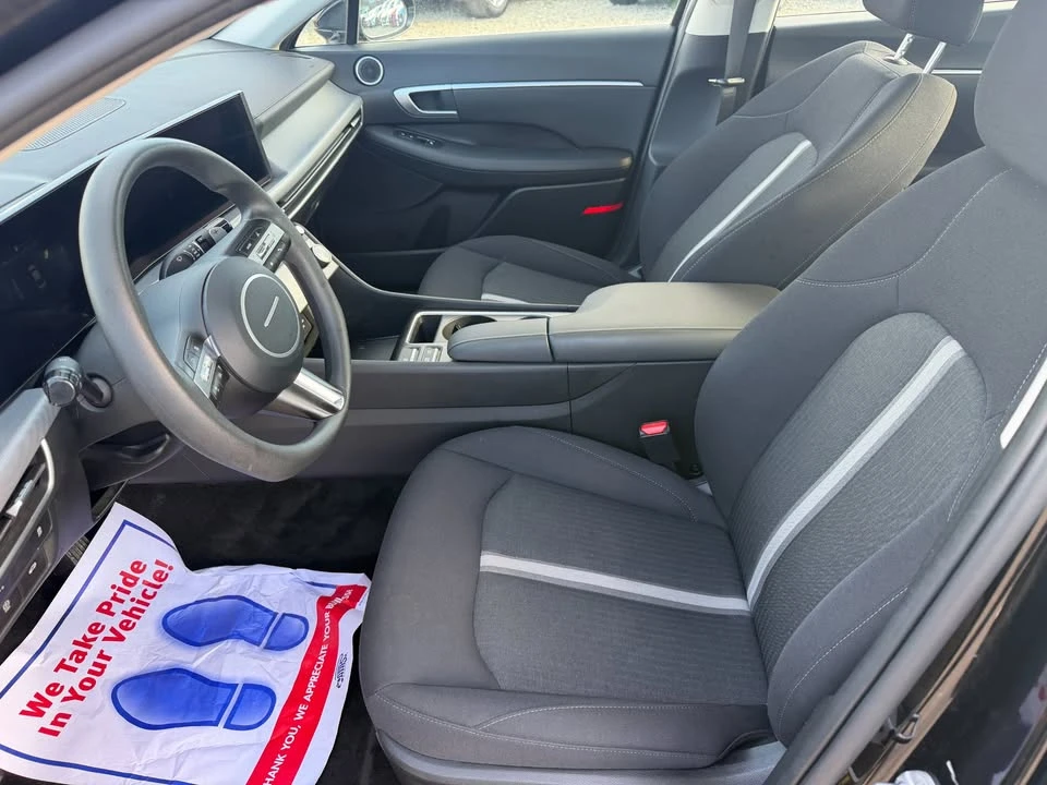 2025 Hyundai Sonata - Image 10 of 20