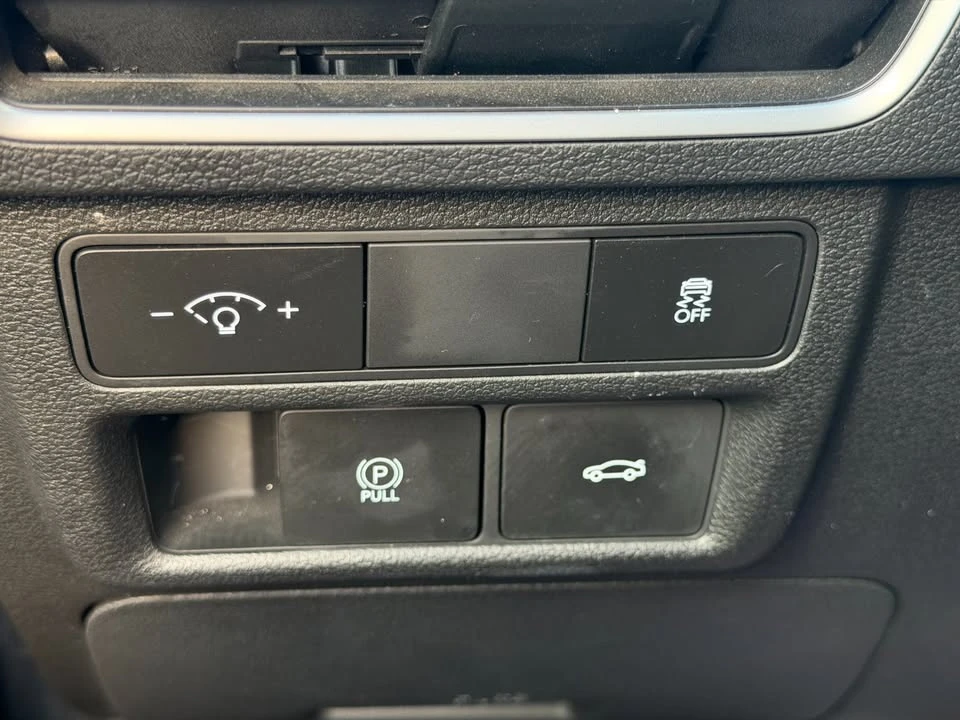 2025 Hyundai Sonata - Image 17 of 20