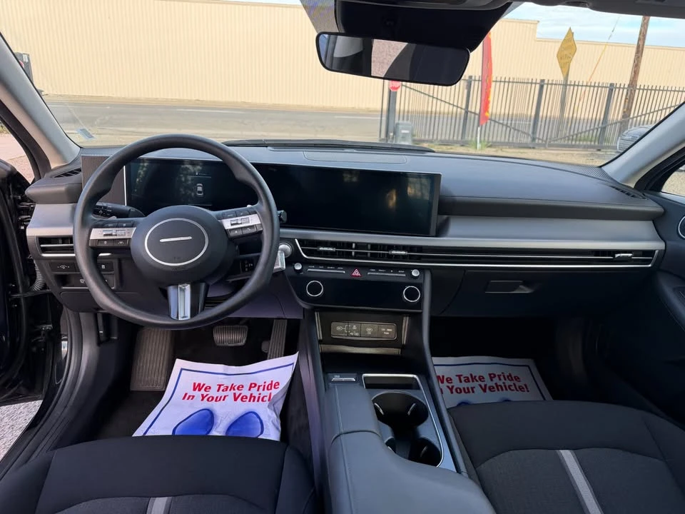 2025 Hyundai Sonata - Image 9 of 20
