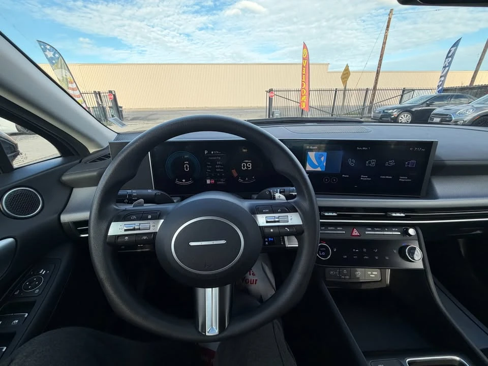 2025 Hyundai Sonata - Image 16 of 20