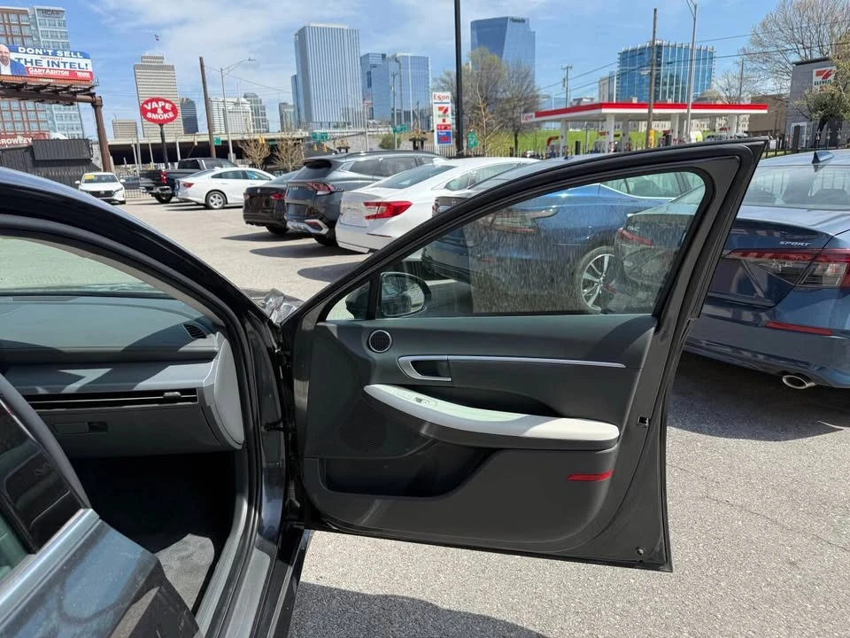 2025 Hyundai Sonata - Image 11 of 20