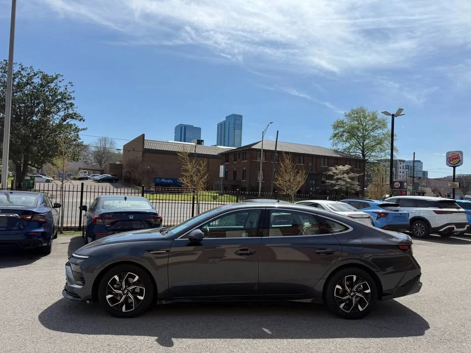 2025 Hyundai Sonata - Image 4 of 20