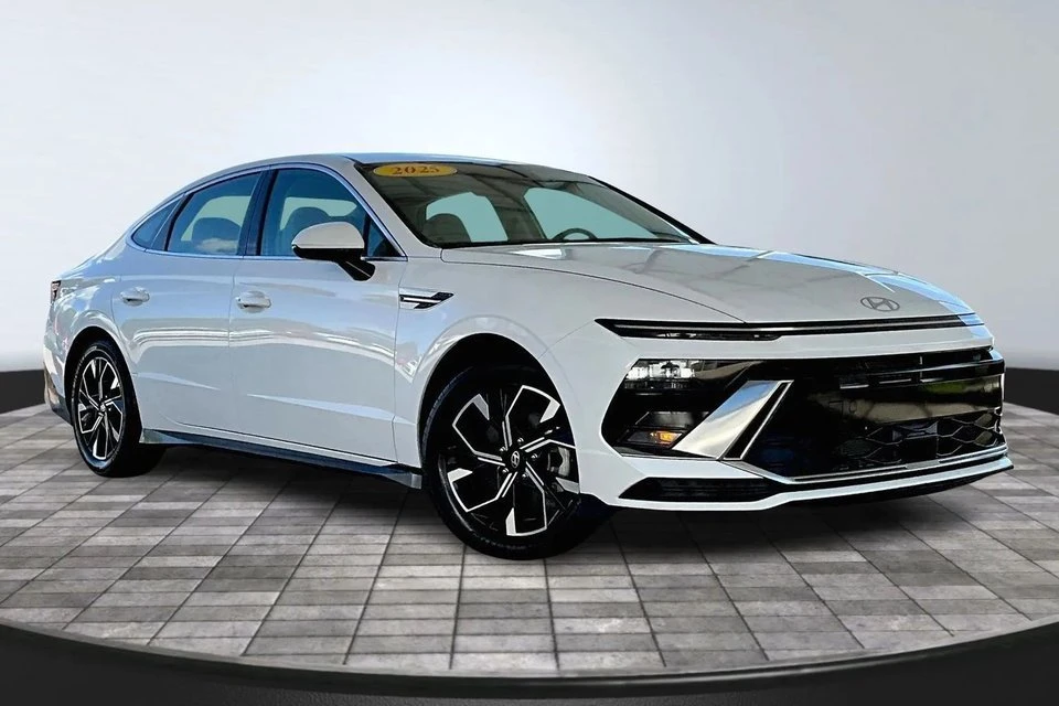 2025 Hyundai Sonata - Image 3 of 20
