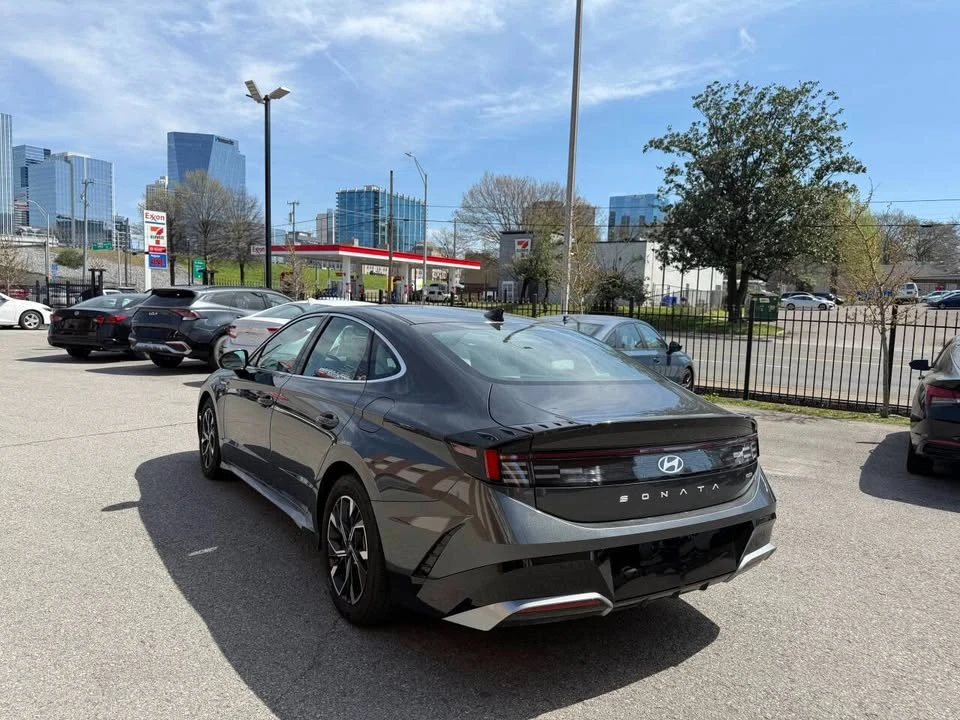 2025 Hyundai Sonata - Image 5 of 20