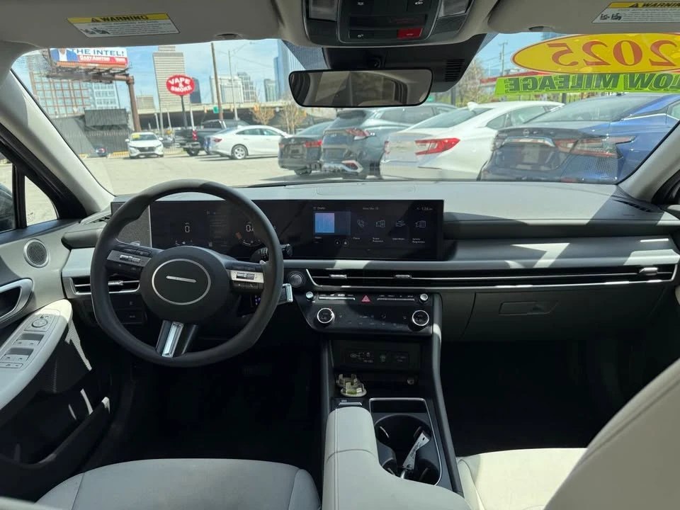 2025 Hyundai Sonata - Image 16 of 20