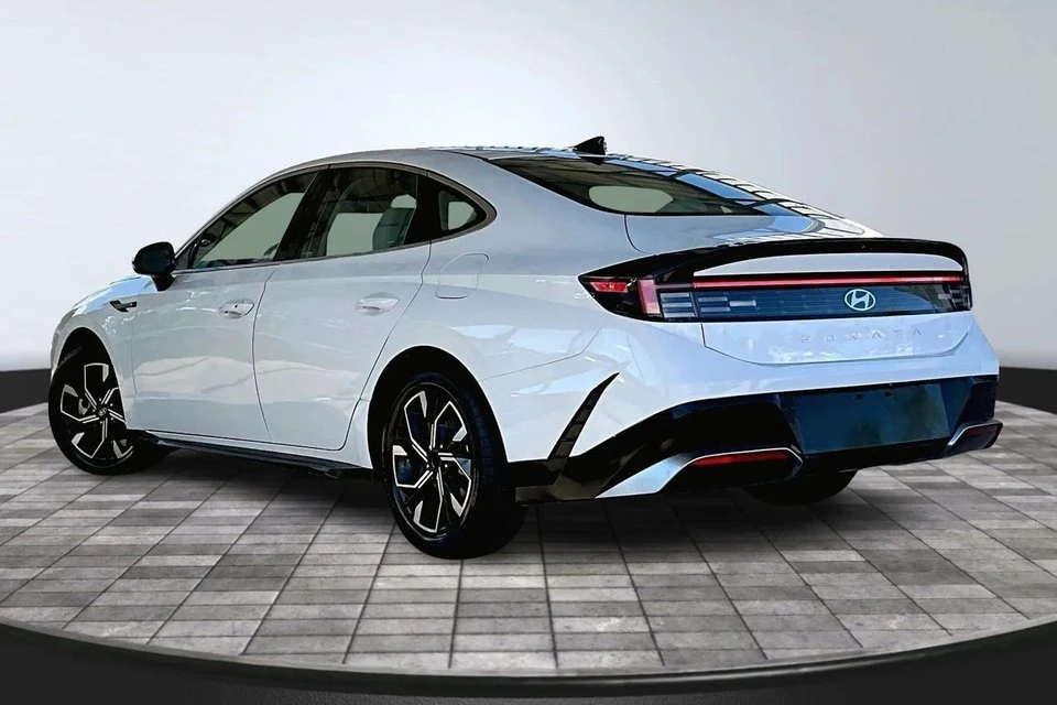 2025 Hyundai Sonata - Image 4 of 20
