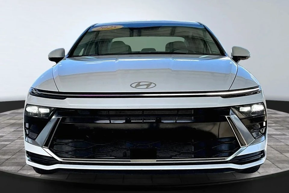 2025 Hyundai Sonata - Image 2 of 20