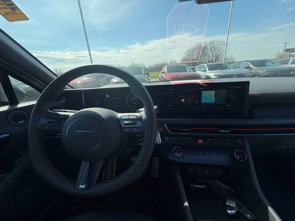 2025 Hyundai Sonata - Image 10 of 11