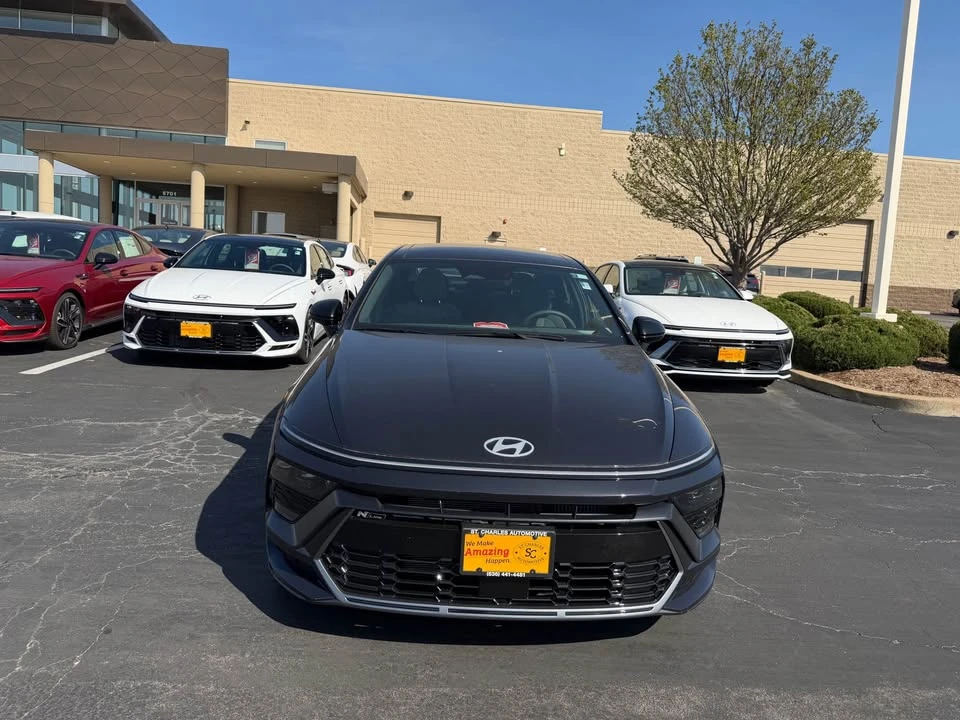 2025 Hyundai Sonata - Image 2 of 11
