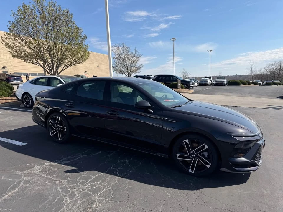 2025 Hyundai Sonata - Image 3 of 11
