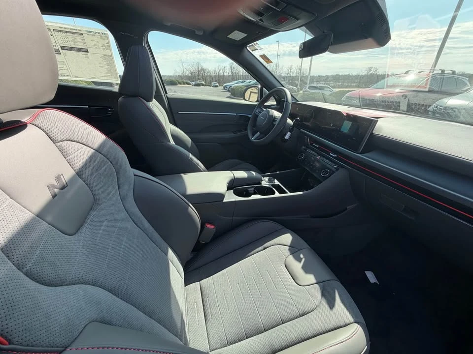 2025 Hyundai Sonata - Image 8 of 11