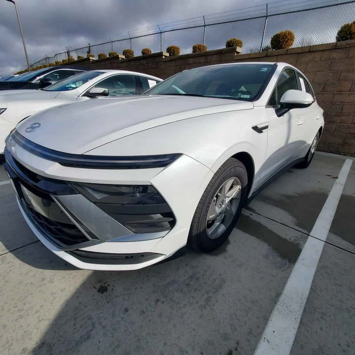 2025 Hyundai Sonata - Image 8 of 9