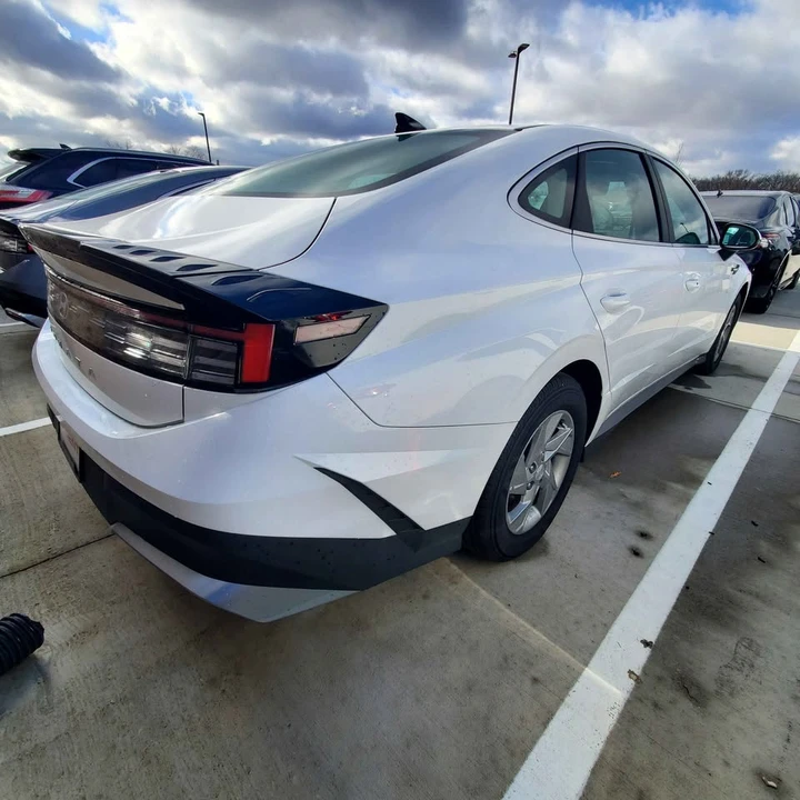 2025 Hyundai Sonata - Image 6 of 9