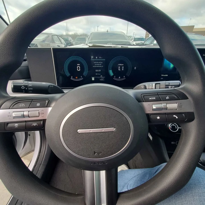 2025 Hyundai Sonata - Image 5 of 9