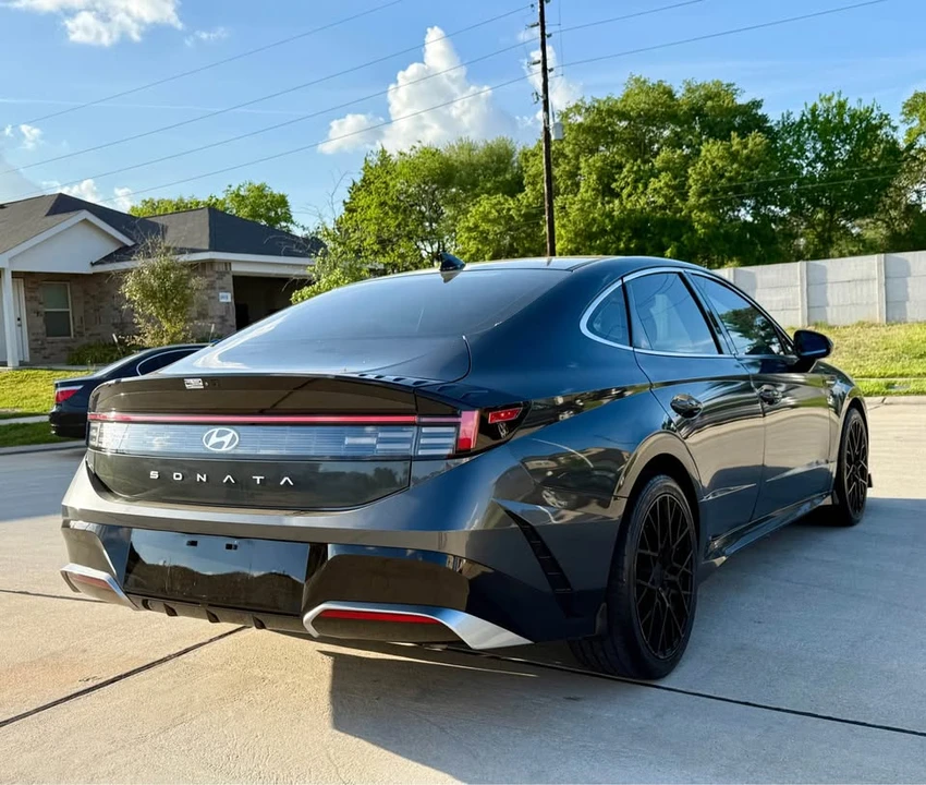 2025 Hyundai Sonata - Image 8 of 12