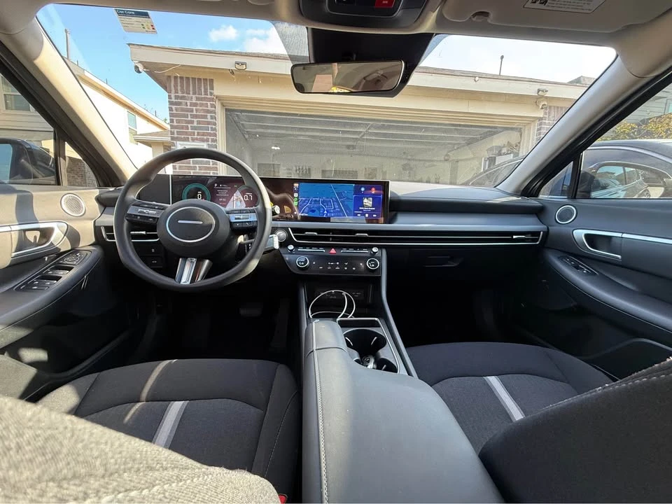 2025 Hyundai Sonata - Image 11 of 12
