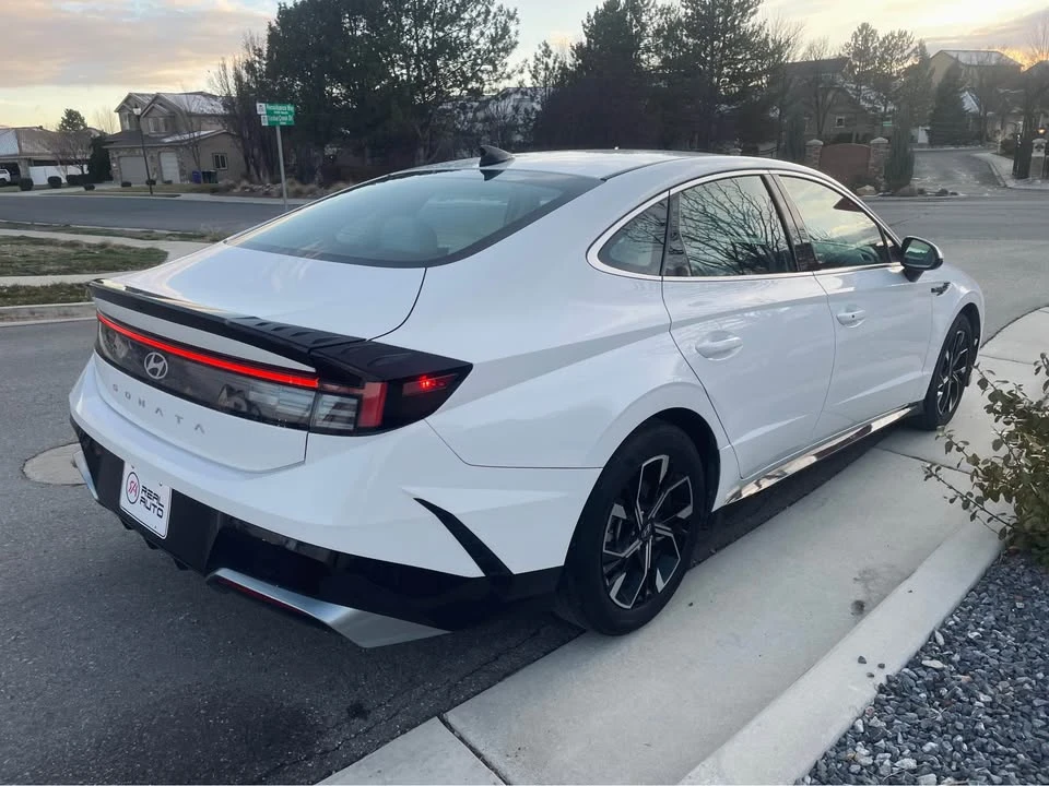 2025 Hyundai Sonata - Image 5 of 10