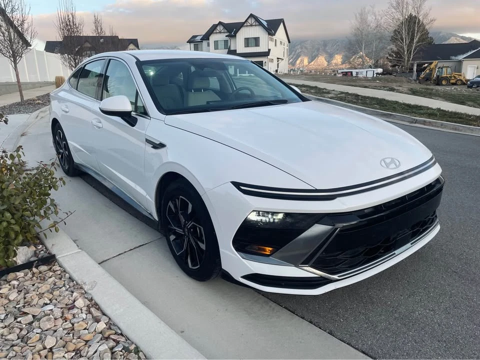 2025 Hyundai Sonata - Image 6 of 10