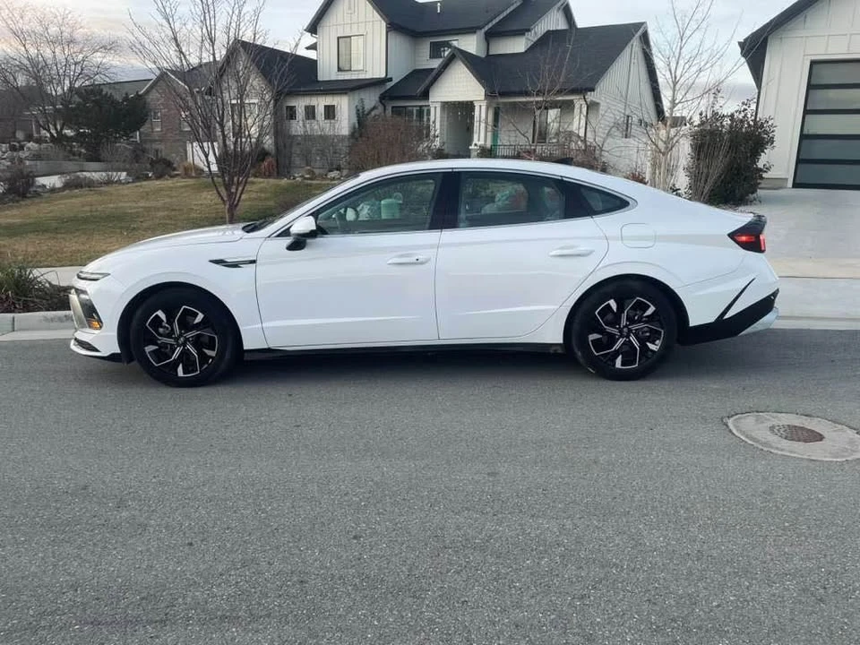 2025 Hyundai Sonata - Image 4 of 10