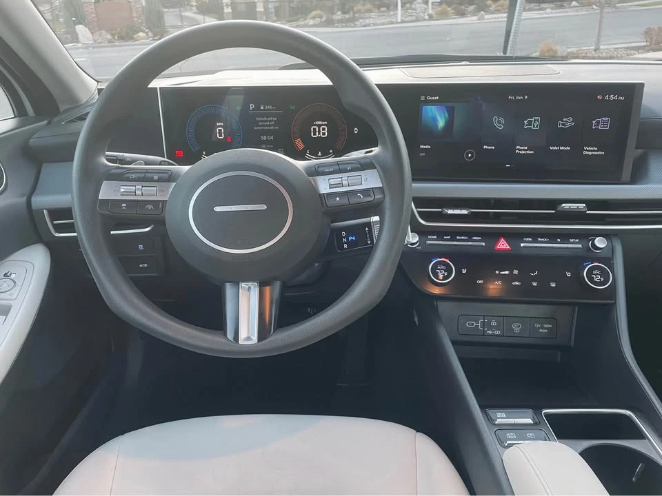2025 Hyundai Sonata - Image 9 of 10
