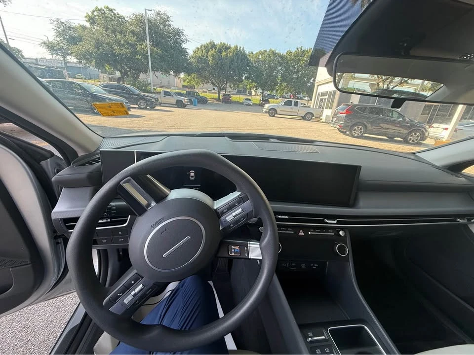 2025 Hyundai Sonata - Image 9 of 13