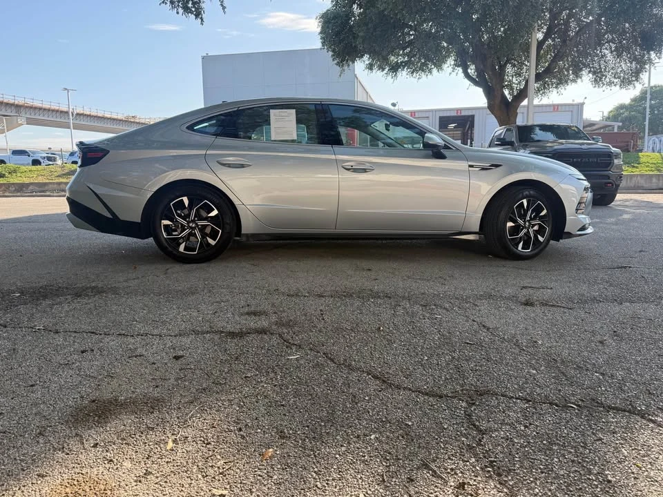 2025 Hyundai Sonata - Image 7 of 13