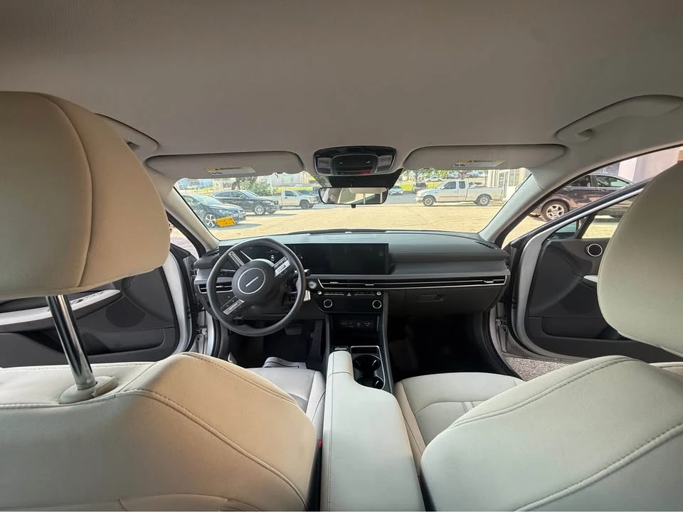 2025 Hyundai Sonata - Image 13 of 13