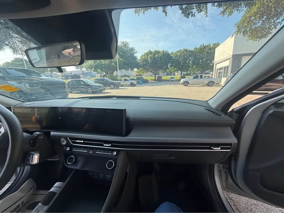 2025 Hyundai Sonata - Image 11 of 13