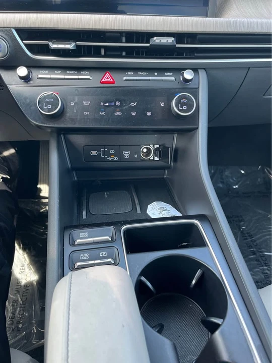 2025 Hyundai Sonata - Image 9 of 10