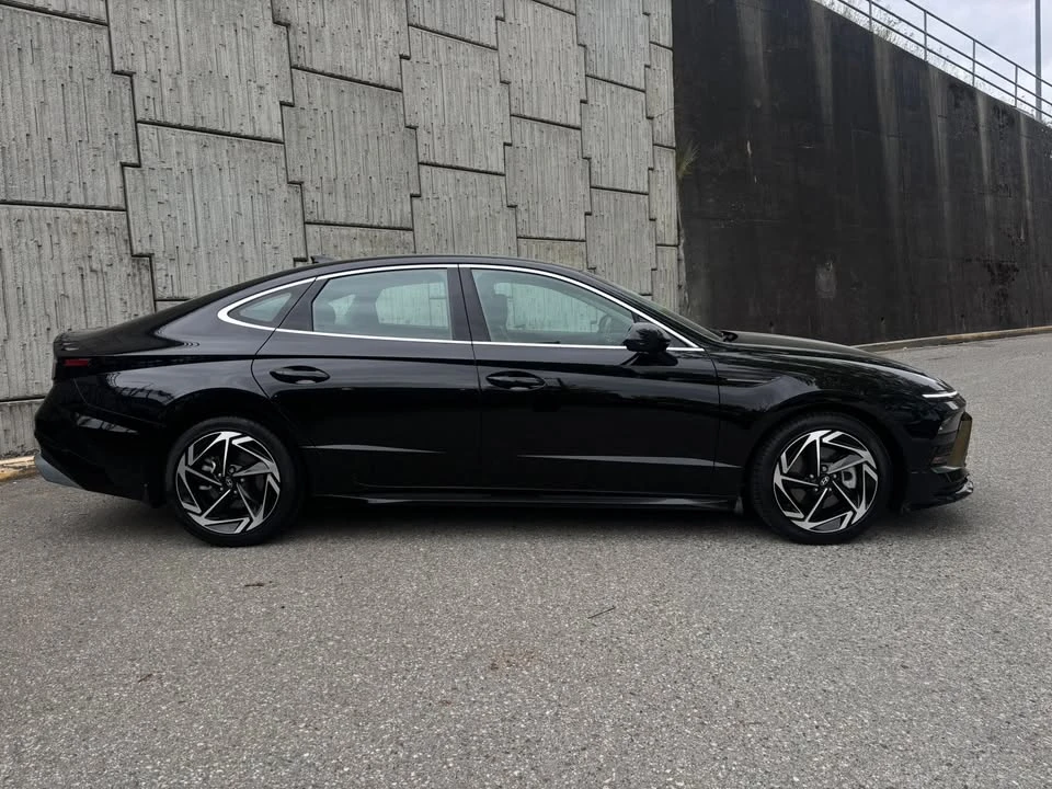 2025 Hyundai Sonata - Image 5 of 14