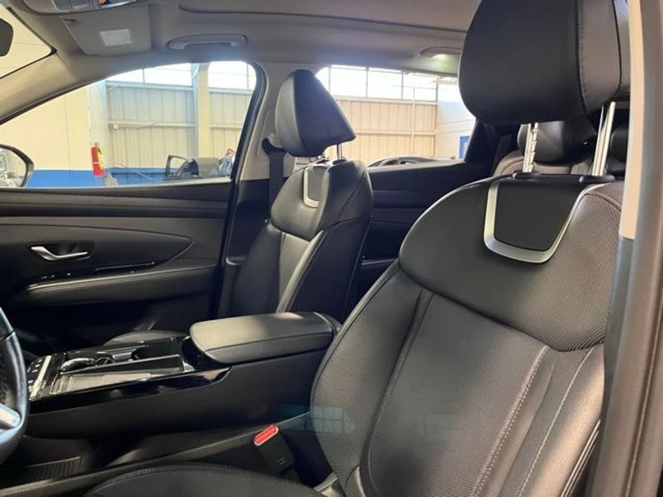 2025 Hyundai Tucson - Image 17 of 20