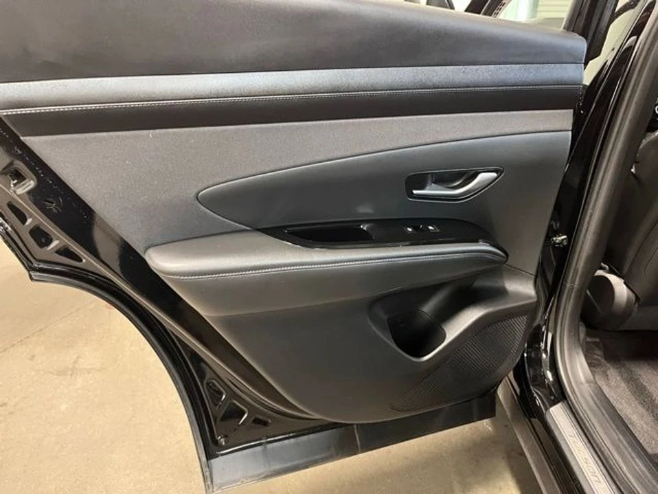 2025 Hyundai Tucson - Image 16 of 20