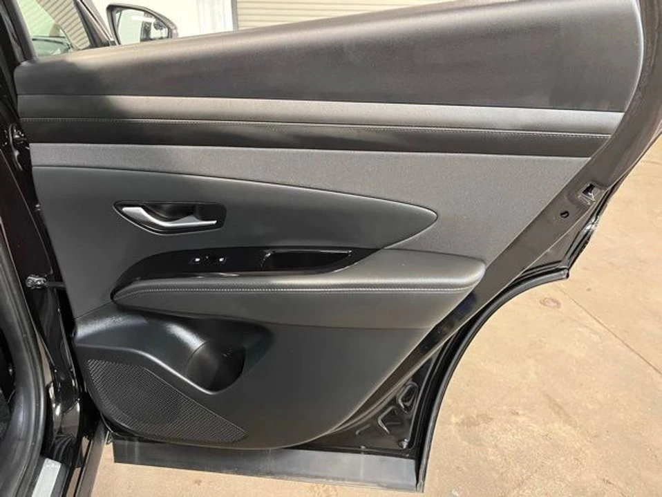 2025 Hyundai Tucson - Image 15 of 20