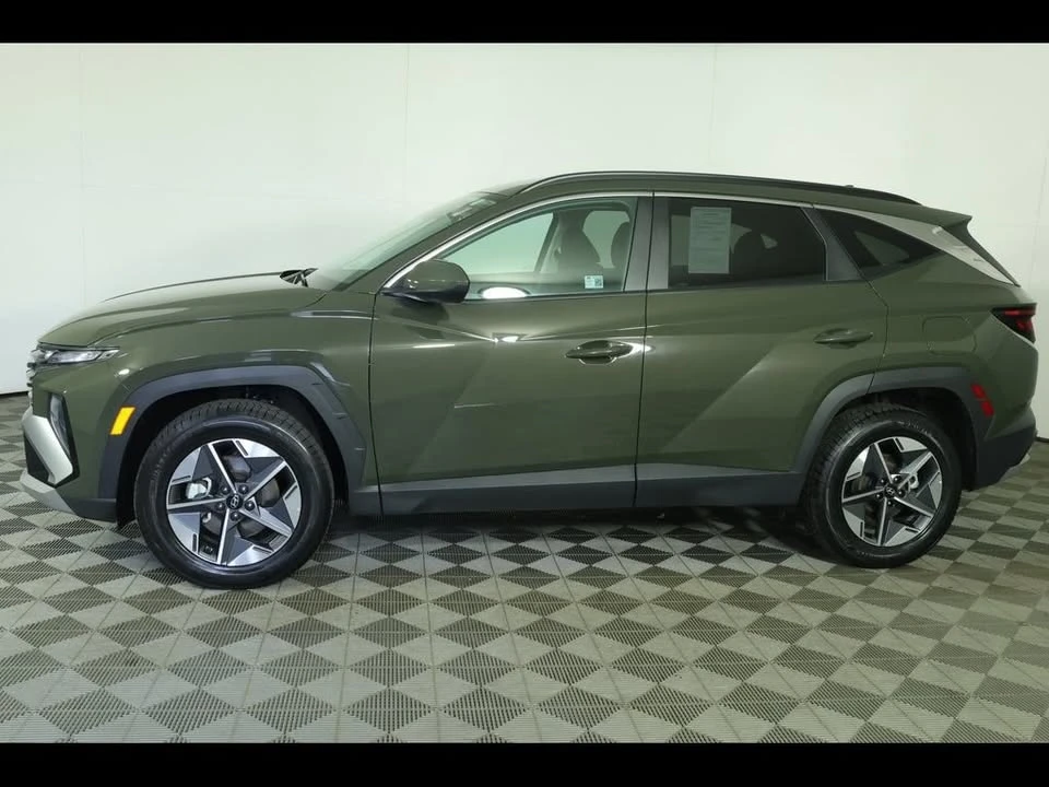 2025 Hyundai Tucson - Image 17 of 20