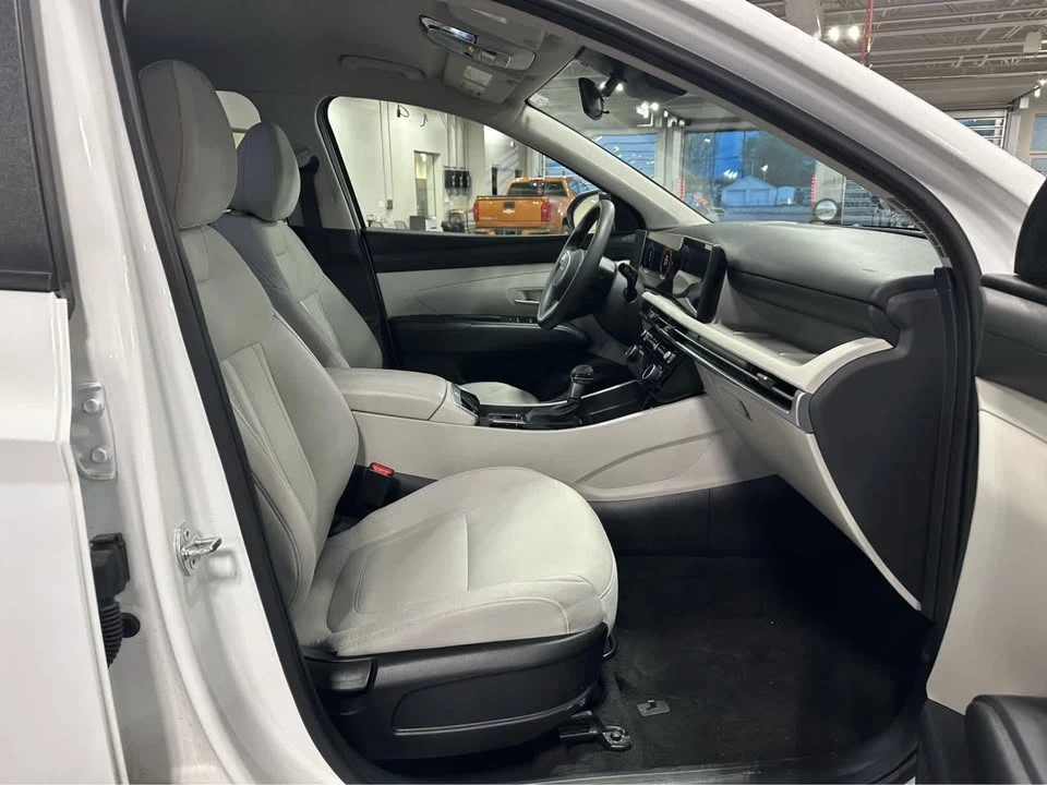 2025 Hyundai Tucson - Image 17 of 20