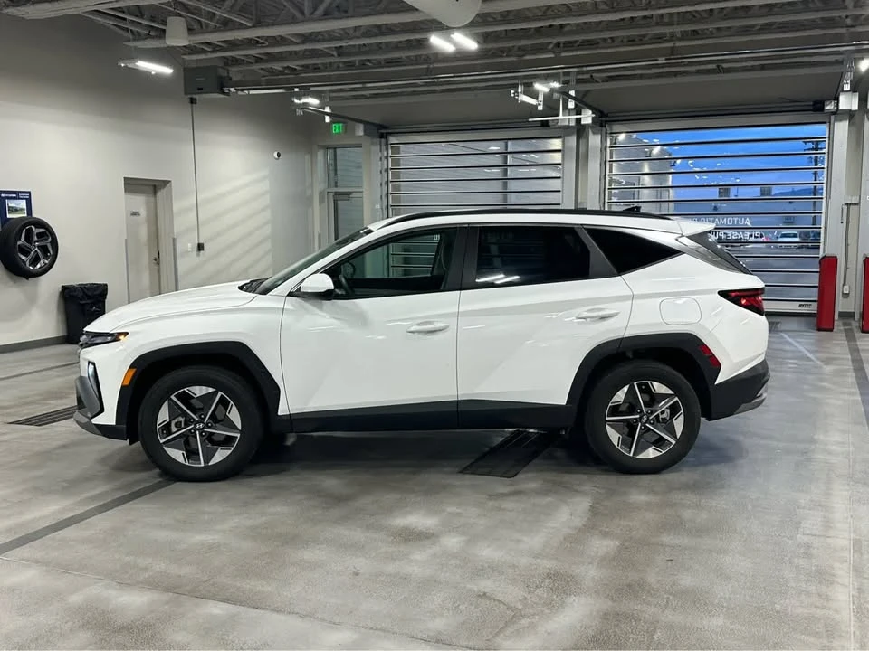 2025 Hyundai Tucson - Image 2 of 20