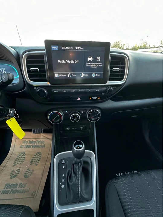 2025 Hyundai Venue - Image 11 of 18