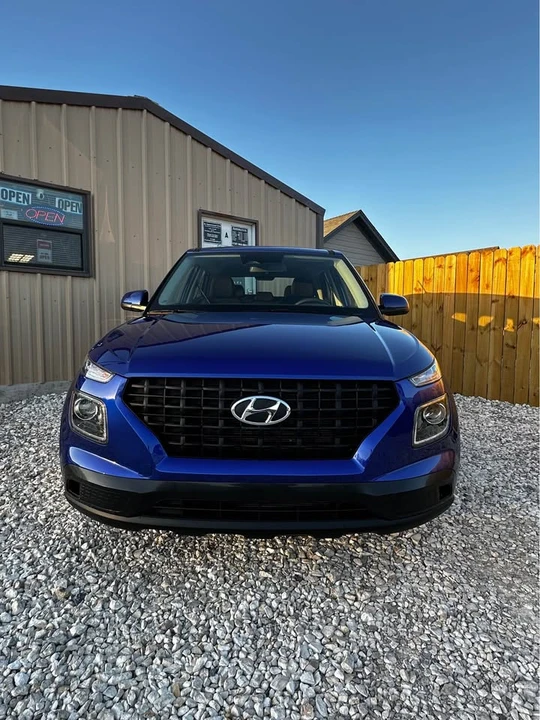 2025 Hyundai Venue - Image 2 of 18