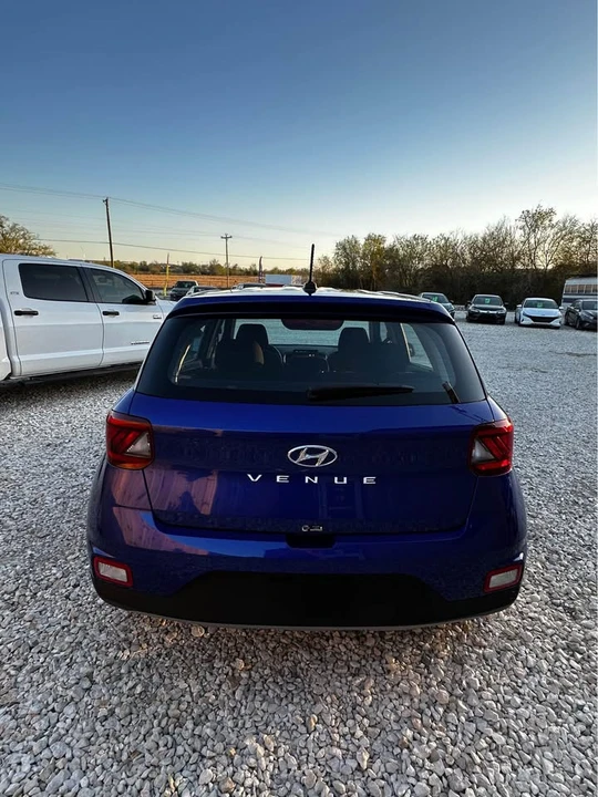 2025 Hyundai Venue - Image 5 of 18