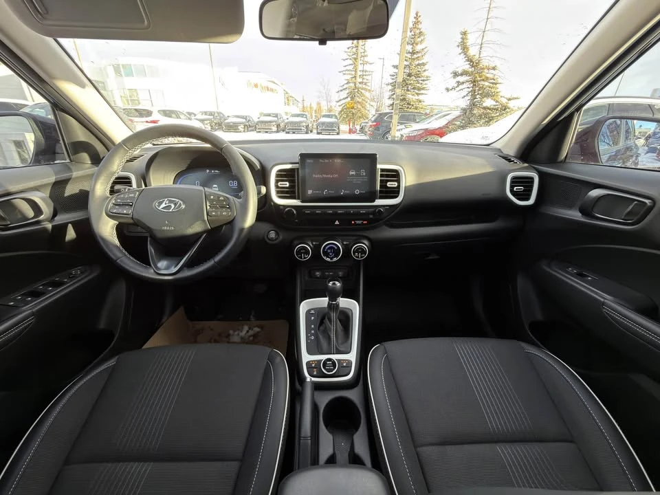 2025 Hyundai Venue - Image 8 of 9