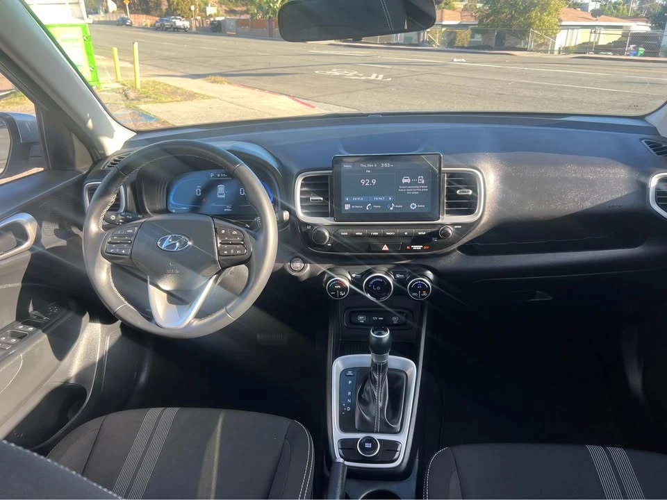 2025 Hyundai Venue - Image 12 of 19
