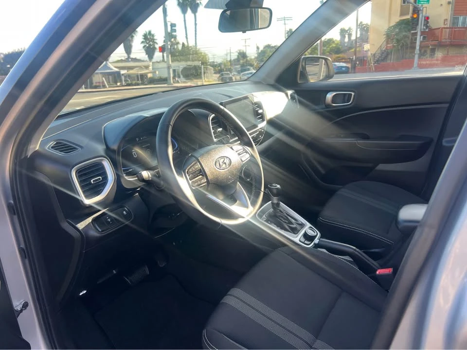 2025 Hyundai Venue - Image 5 of 19