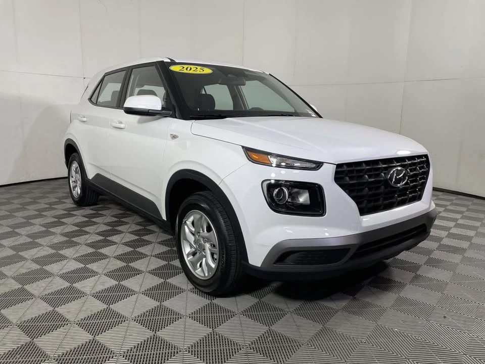 2025 Hyundai Venue - Image 2 of 20